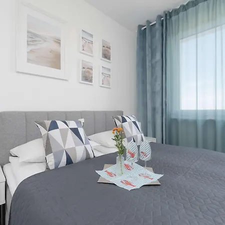 Stylish With A Balcony Near Center By Renters Appartamento *