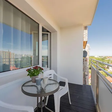 Stylish With A Balcony Near Center By Renters *