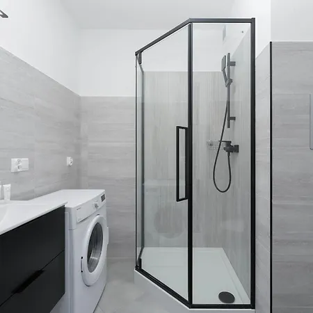 Appartamento Stylish With A Balcony Near Center By Renters Kołobrzeg