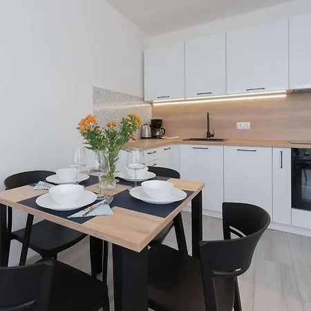 Stylish With A Balcony Near Center By Renters Appartamento *