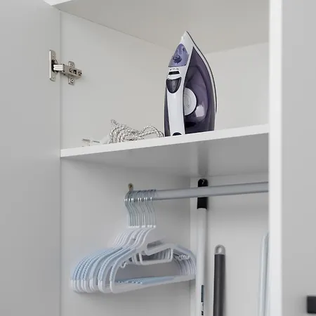 Stylish With A Balcony Near Center By Renters